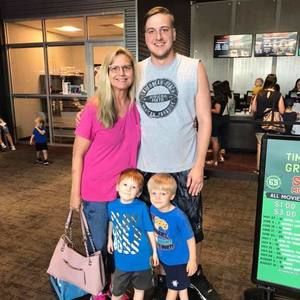 Meet your Posher, Laurie